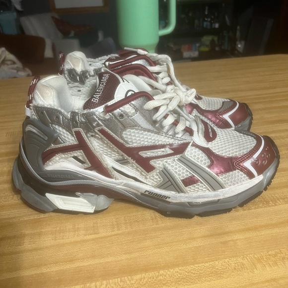 Balenciaga runners 

Size 42 

Worn 8/10 

No box - Picture 2 of 4